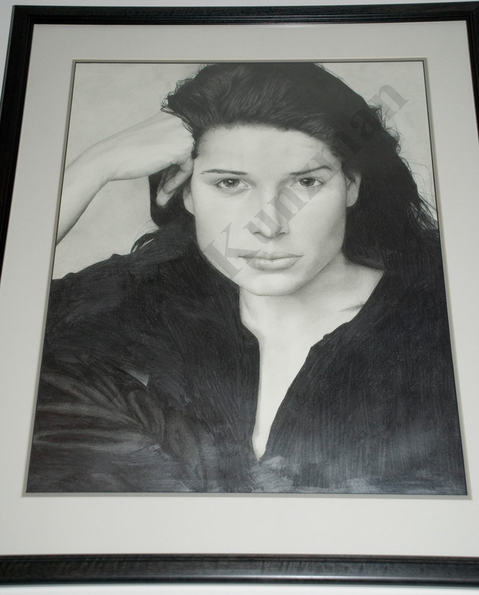A portrait of Neve Campbell drawn using pencils.